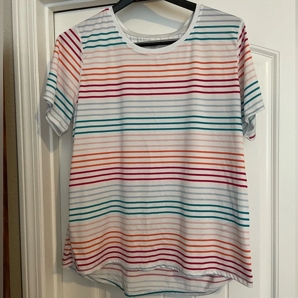 LuLaRoe Rise Tenacious Tshirt - Picture 1 of 2